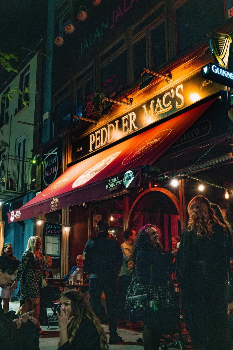 Peddler Mac's exterior