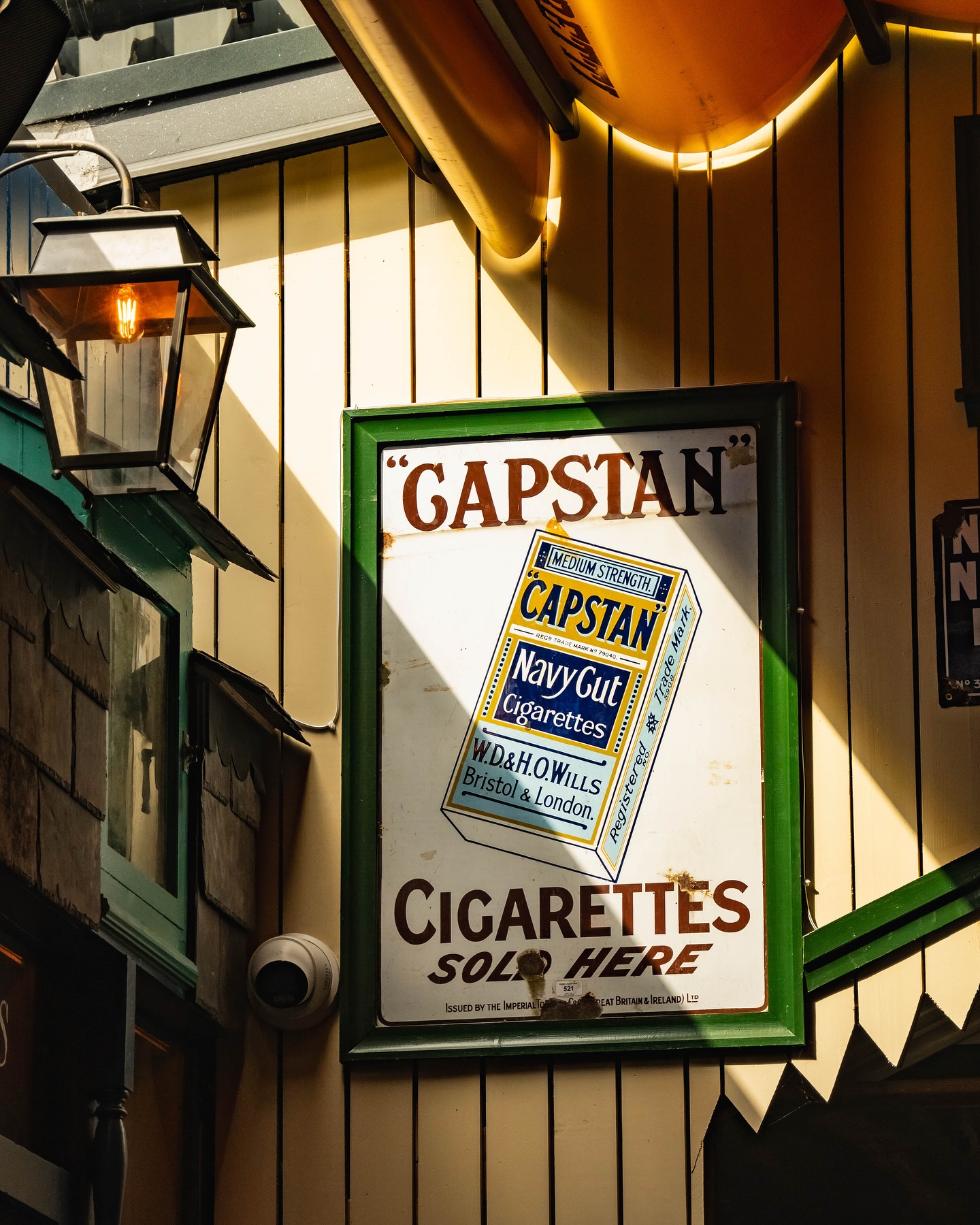 Live music session inside Peddler Mac’s